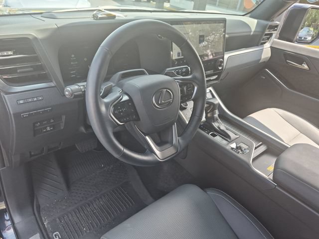 Used 2025 Lexus GX 550 w/ Accessory Package (Z1) AWD/4WD image 12