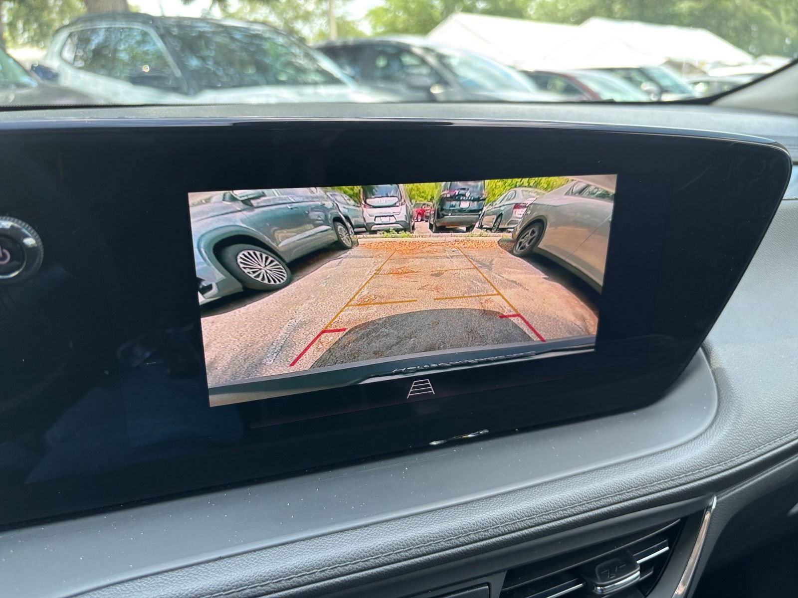 Used 2025 Buick Encore GX Preferred AWD/4WD image 23