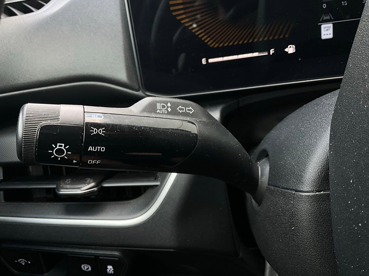 Used 2025 Kia K4 LXS FWD image 35