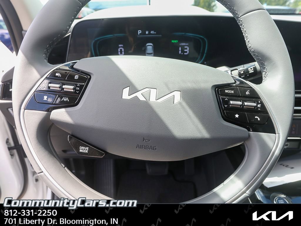 New 2025 Kia Niro EX image 13