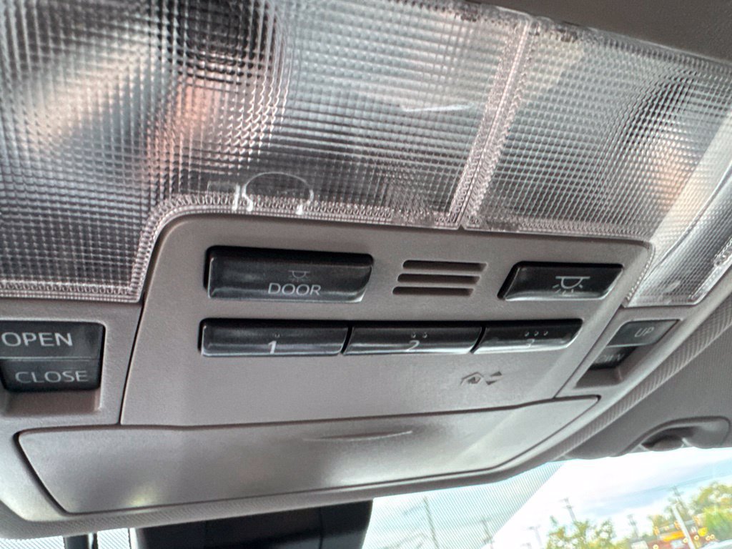 Used 2019 Toyota Highlander Limited AWD/4WD image 19