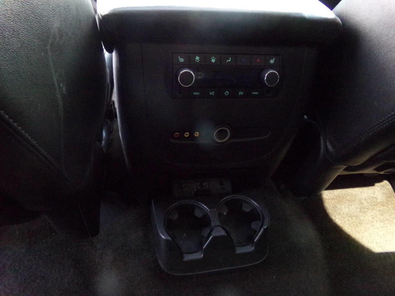 Used 2013 GMC Yukon XL Denali image 12