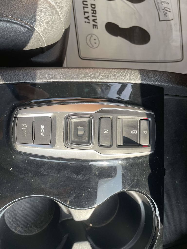 Used 2017 Honda Pilot Touring image 17
