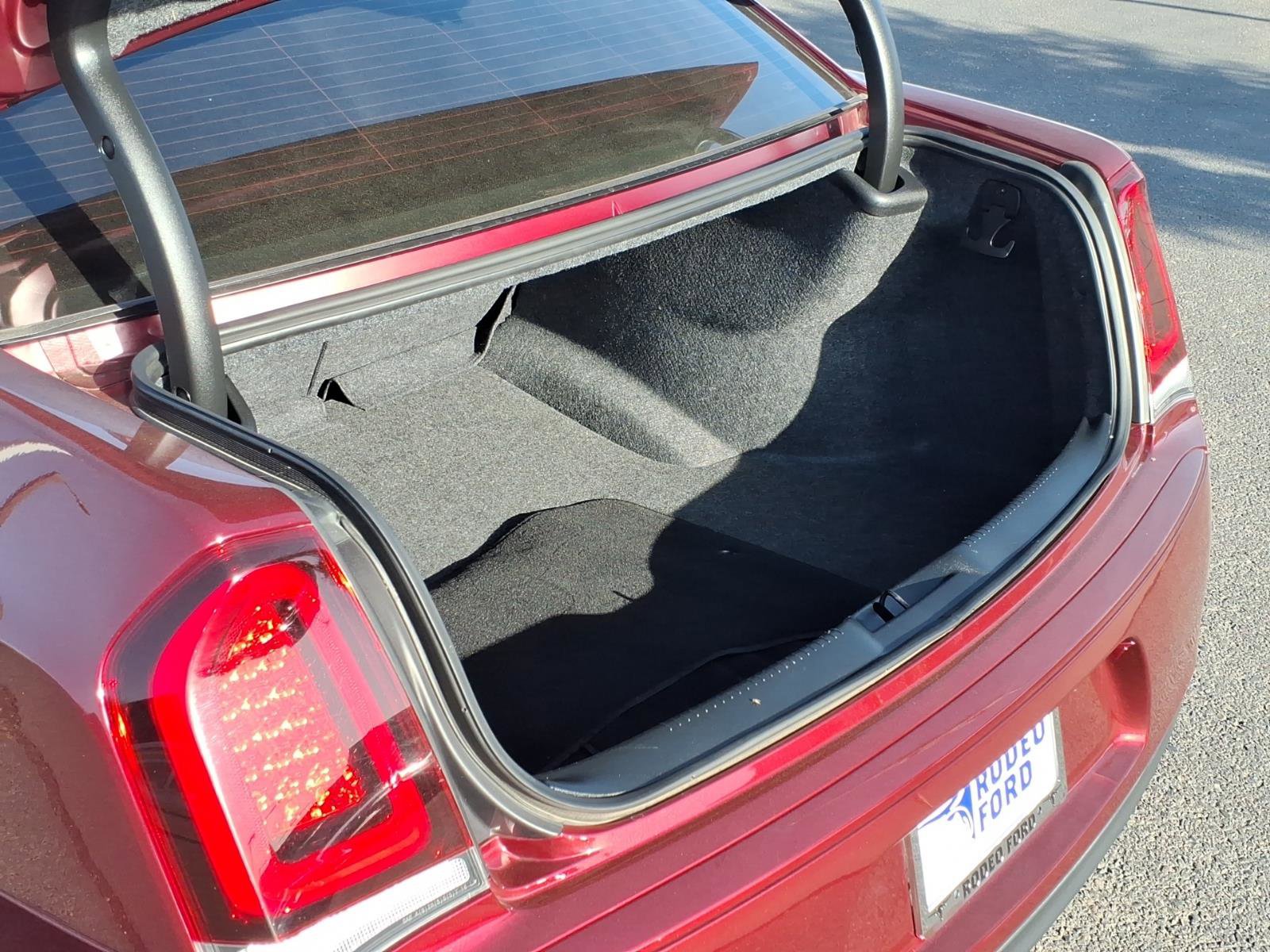 Used 2023 Chrysler 300 Touring w/ Sport Appearance Package image 10