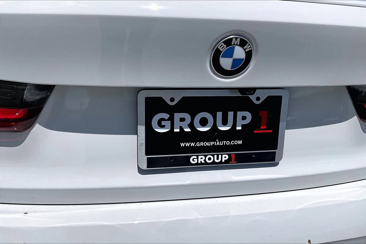 Used 2026 BMW 330i Sedan w/ M Sport Package RWD image 9