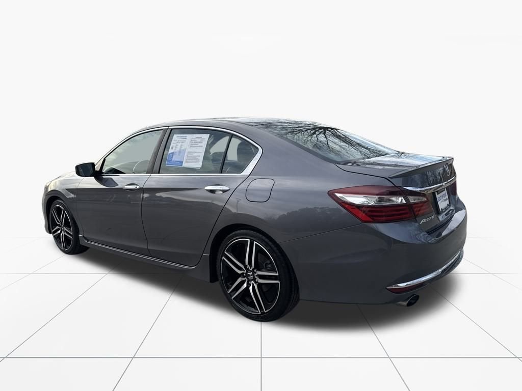 Used 2017 Honda Accord Sport image 6