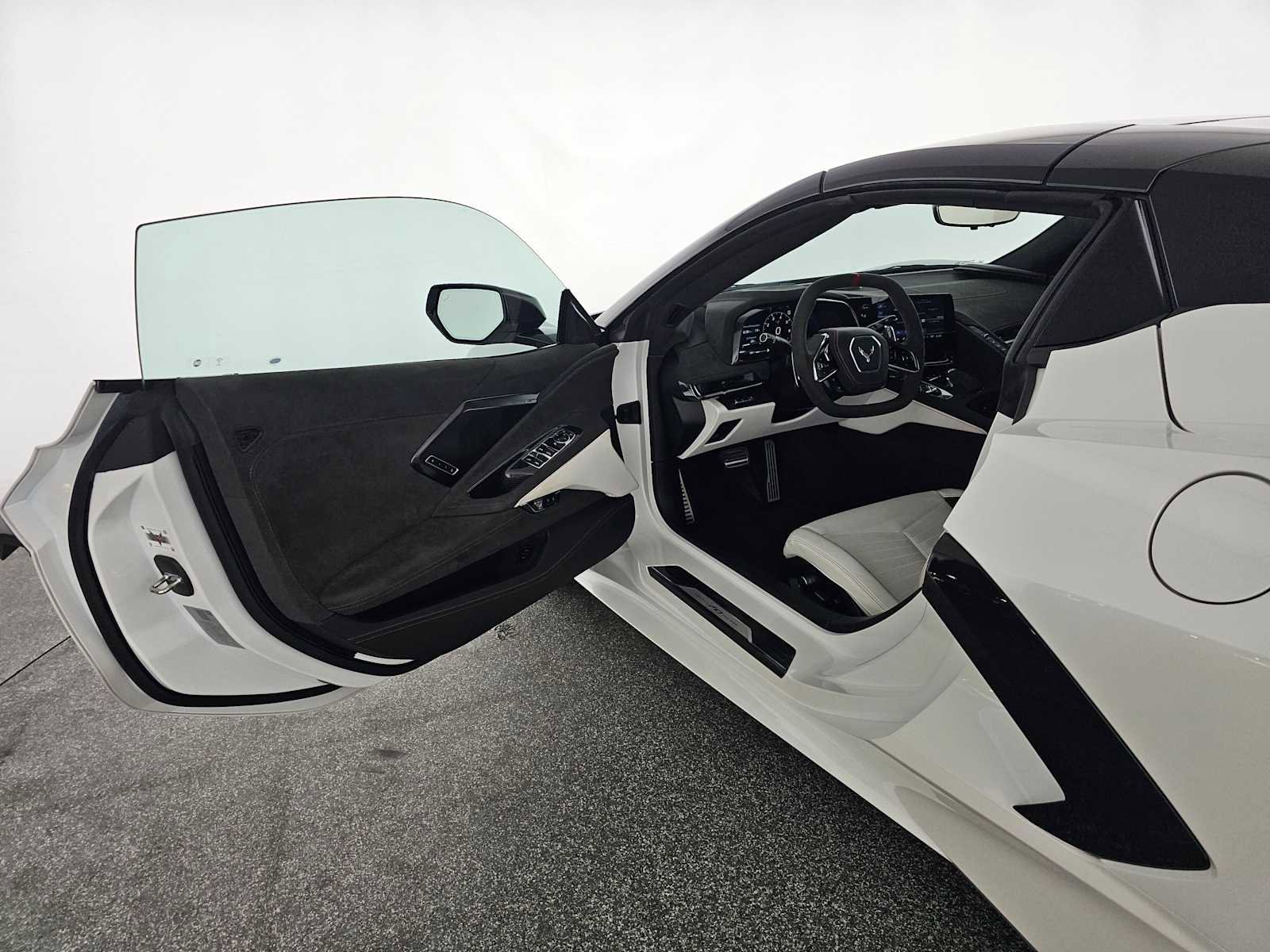 Used 2023 Chevrolet Corvette Stingray Premium Conv w/ Z51 Performance Package image 15