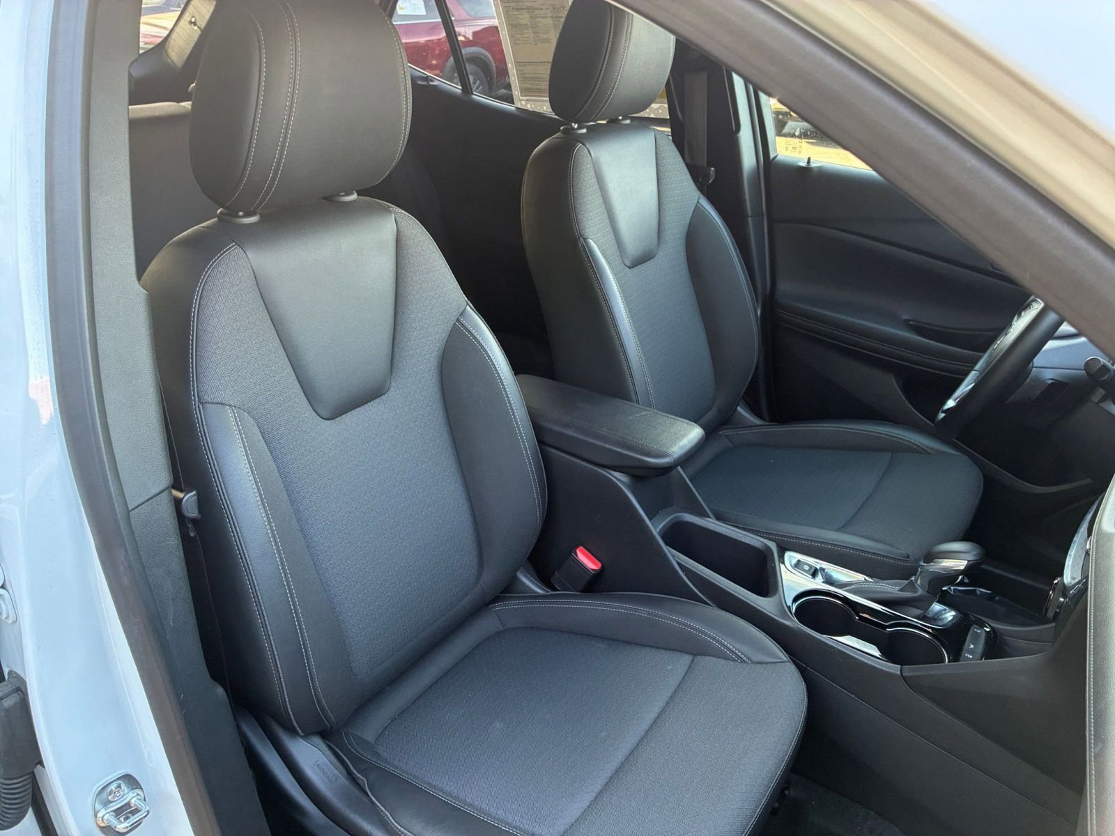 Used 2025 Buick Encore GX Preferred image 35