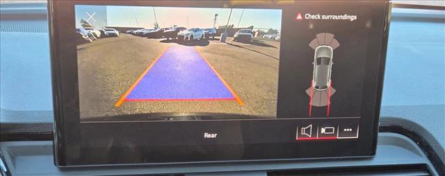 Used 2023 Audi Q5 2.0T Premium w/ Convenience Package image 13