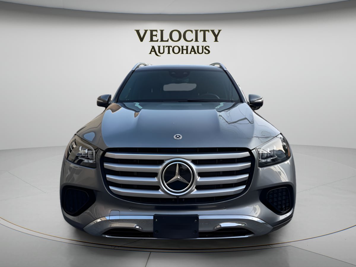 Used 2024 Mercedes-Benz GLS 450 4MATIC image 2