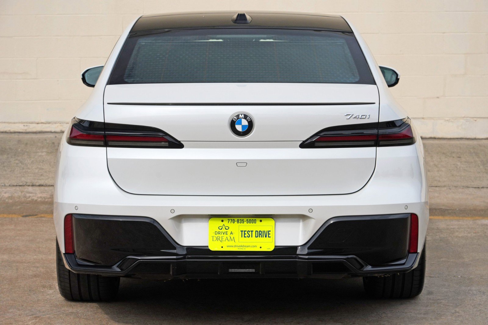 Used 2023 BMW 740i w/ Parking Assistance Package RWD image 64