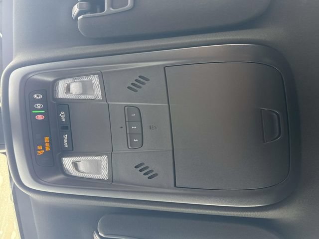 Certified 2024 Cadillac XT5 Luxury w/ LPO, Floor Liner Package AWD/4WD image 46