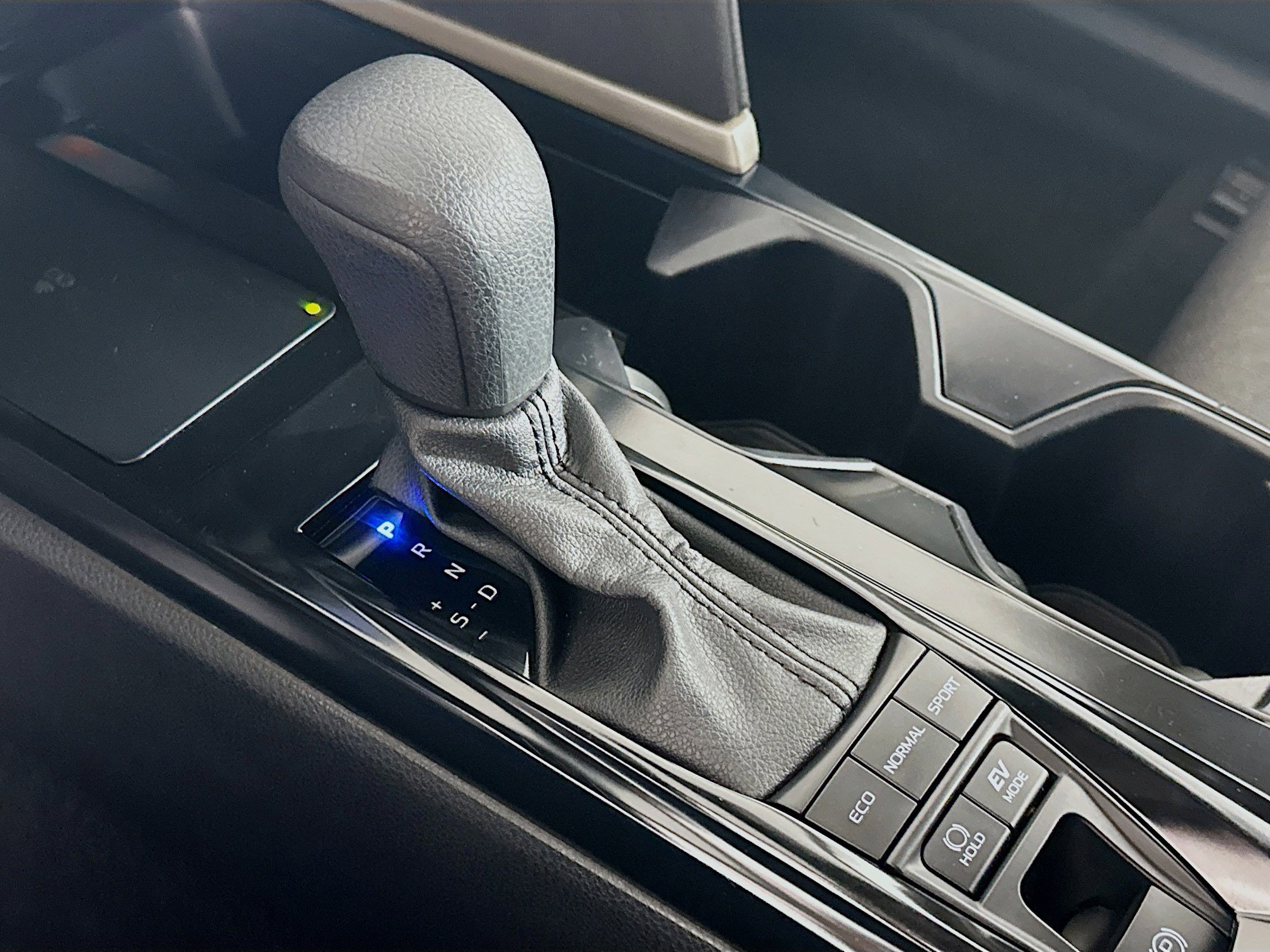 Used 2025 Toyota Camry LE image 25