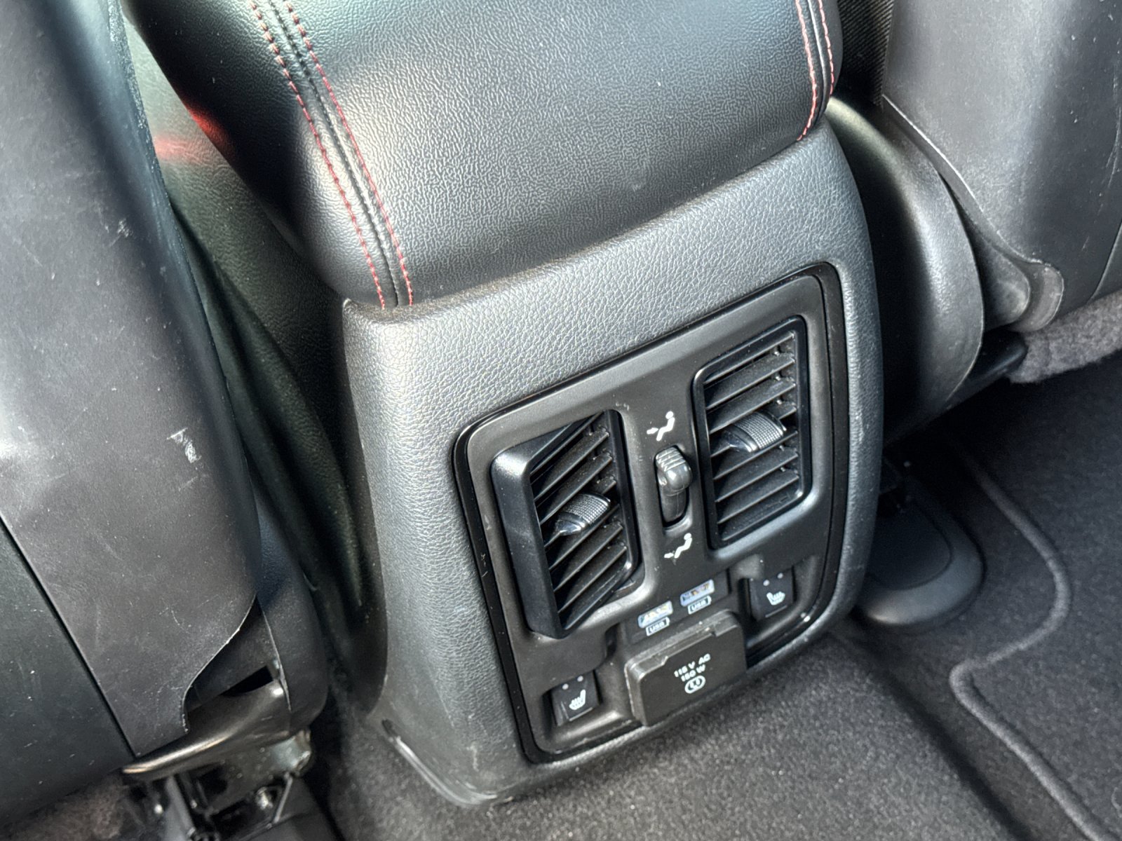 Used 2025 Dodge Durango GT AWD/4WD image 36