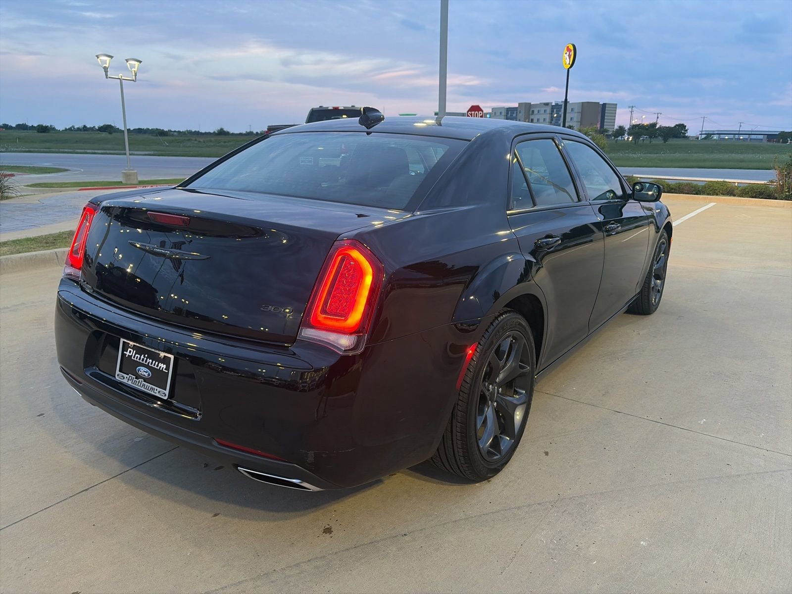 Used 2023 Chrysler 300 Touring w/ Sport Appearance Package RWD image 5