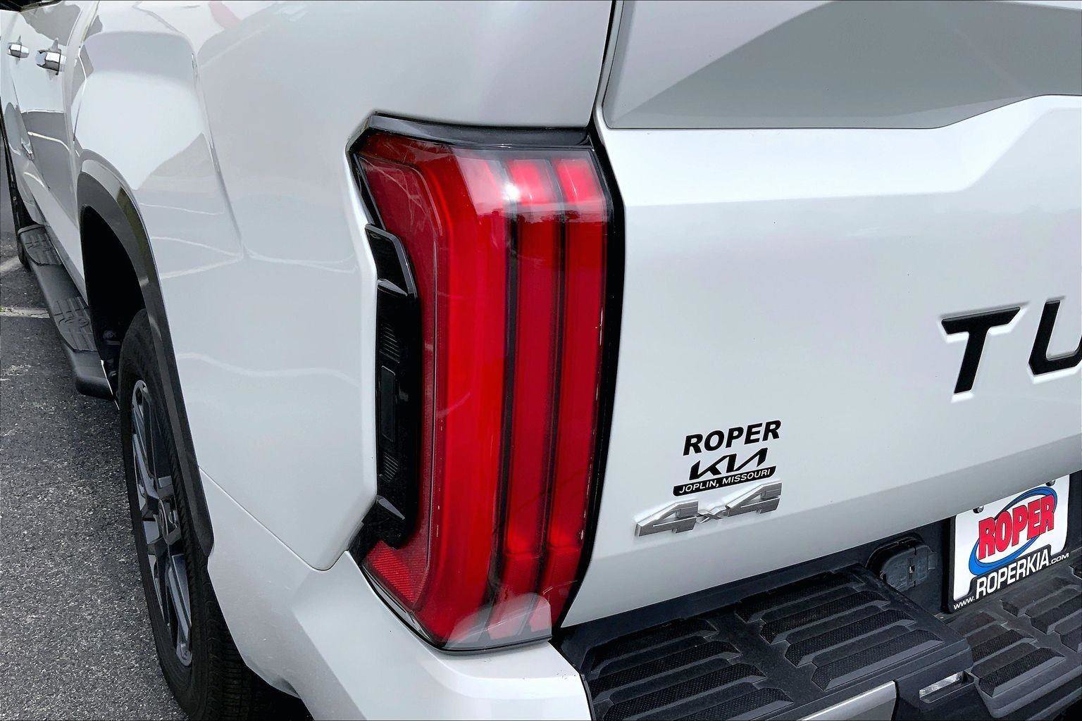 Used 2024 Toyota Tundra Limited AWD/4WD image 29