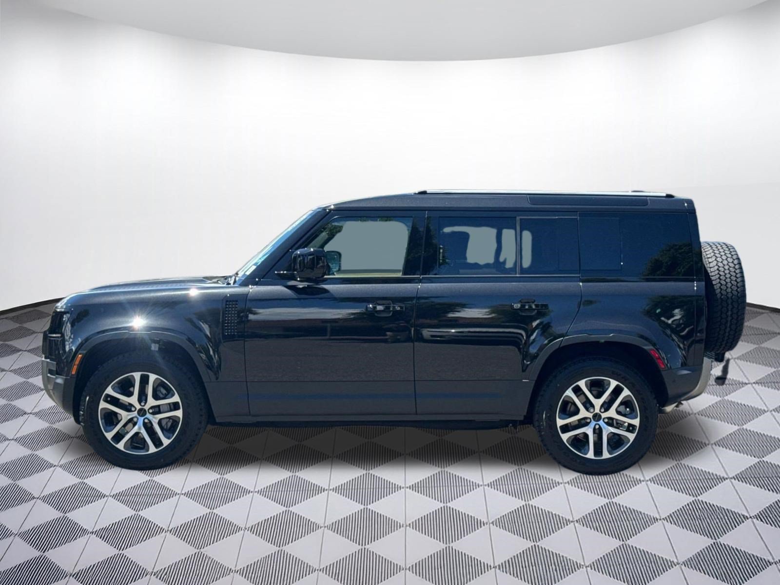 New 2026 Land Rover Defender 110 S AWD/4WD image 2