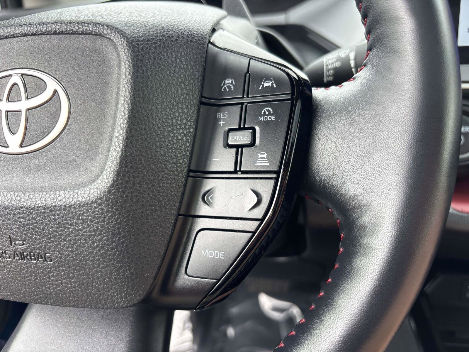Used 2024 Toyota Prius Prime FWD image 18