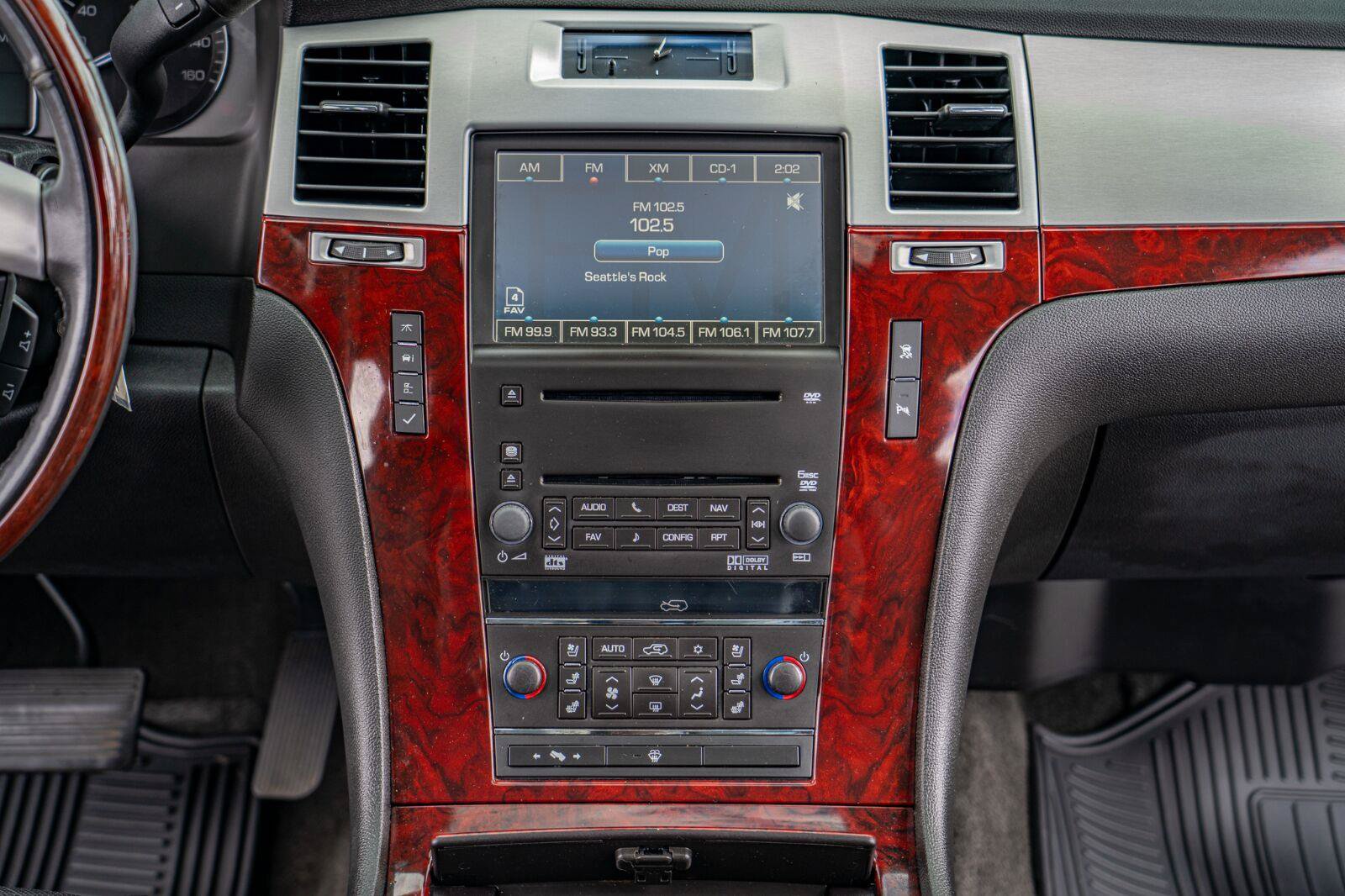 Used 2007 Cadillac Escalade EXT w/ Information Package AWD/4WD image 29