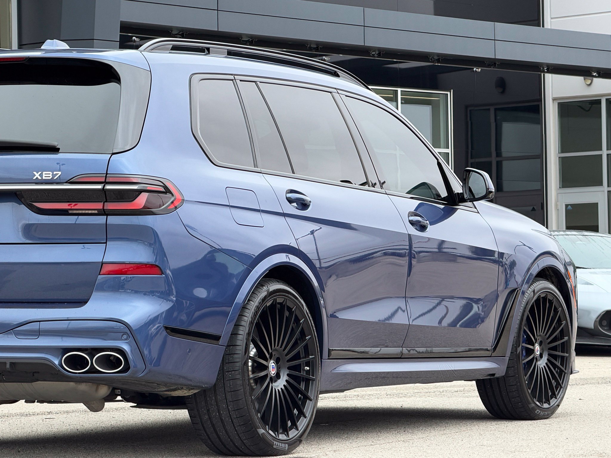 Used 2025 BMW ALPINA XB7 AWD/4WD image 11
