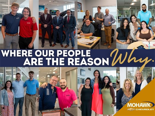 Used 2023 Chevrolet Traverse LT w/ Midnight/Sport Edition image 5