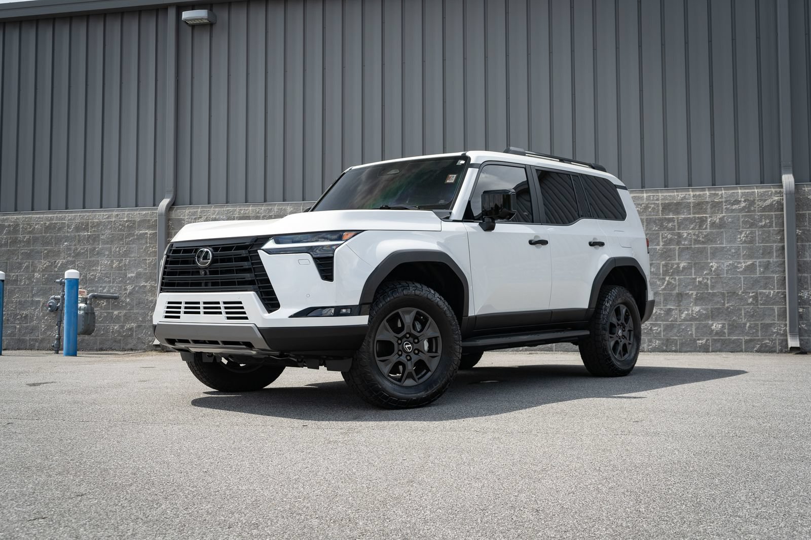 Used 2025 Lexus GX 550 AWD/4WD image 3