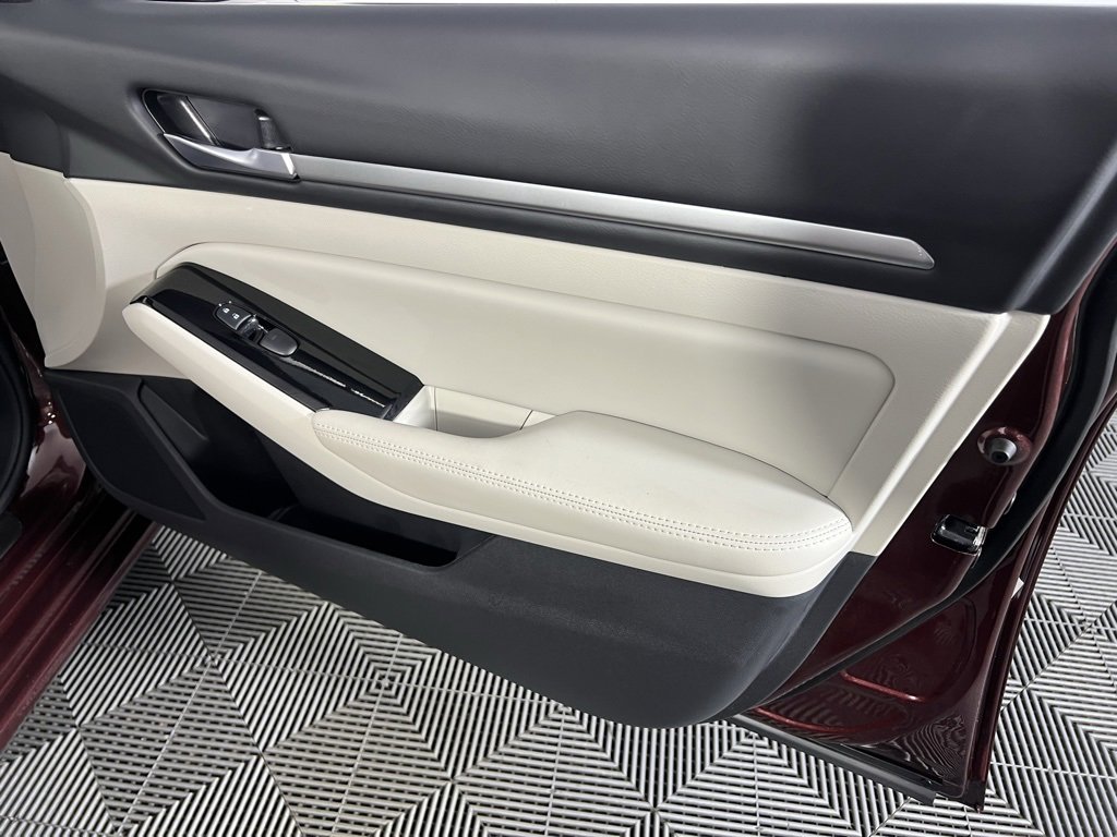 Used 2024 Nissan Altima 2.5 SL image 32