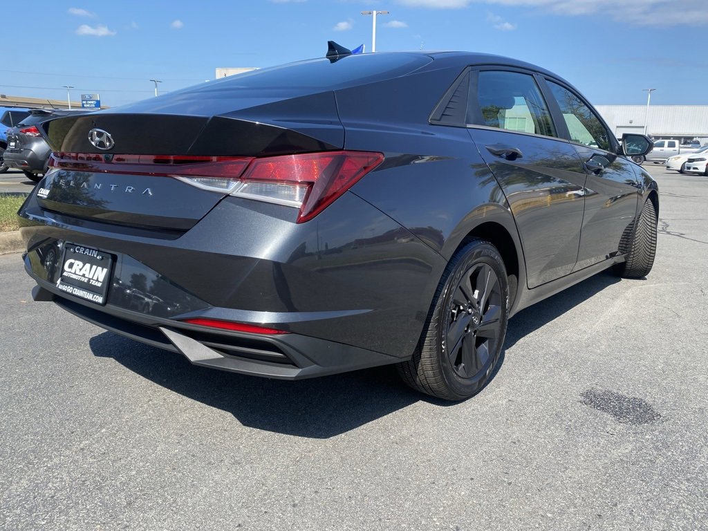 Used 2023 Hyundai Elantra SEL w/ Preferred Accessory Package image 7