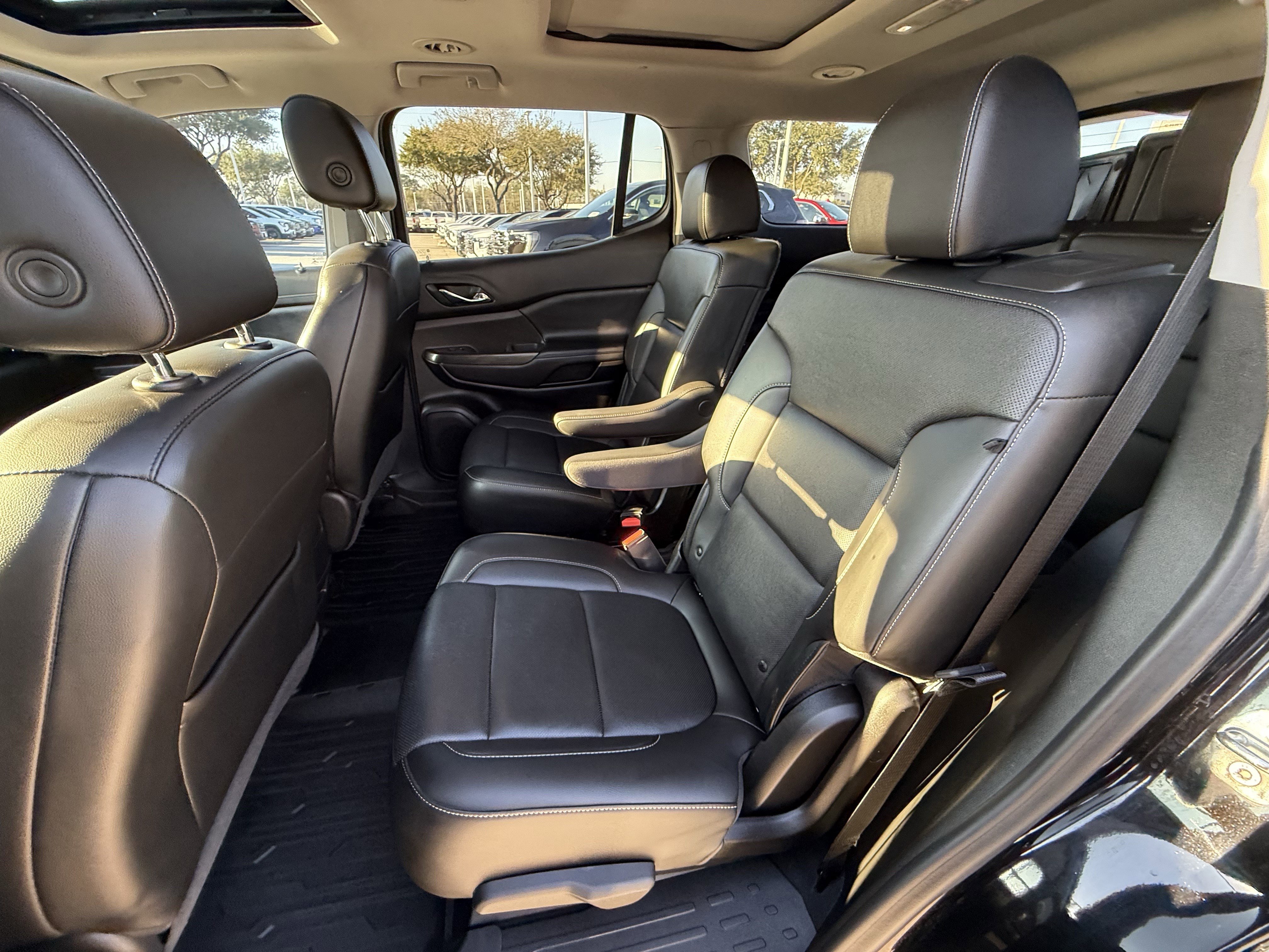 Used 2022 GMC Acadia SLT w/ Elevation Edition image 31