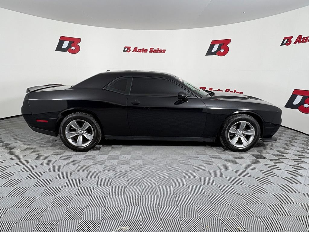 Used 2019 Dodge Challenger SXT RWD image 7
