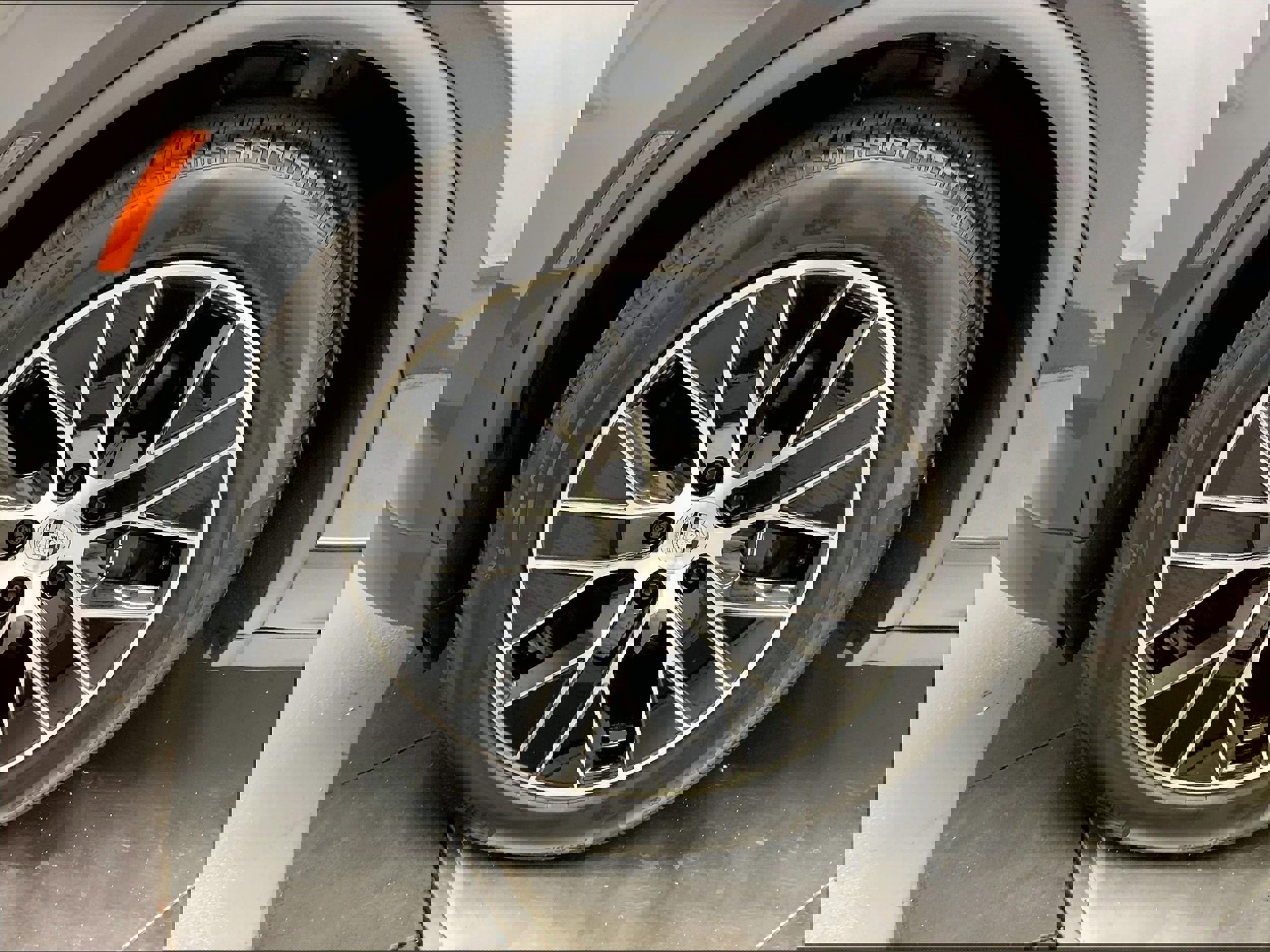 Used 2025 Porsche Macan Electric image 11