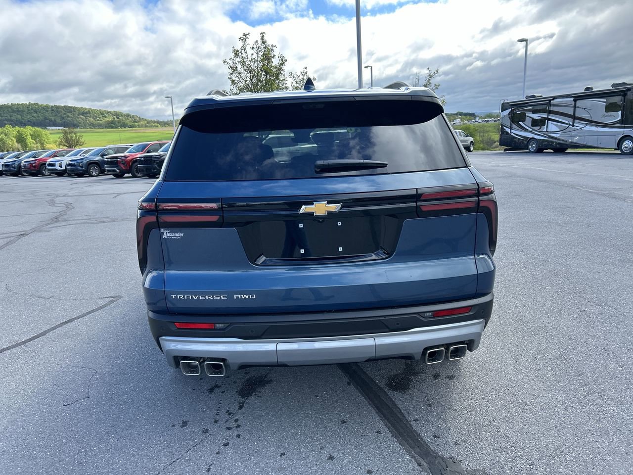 New 2026 Chevrolet Traverse LT w/ Sun and Wheel Package AWD/4WD image 6