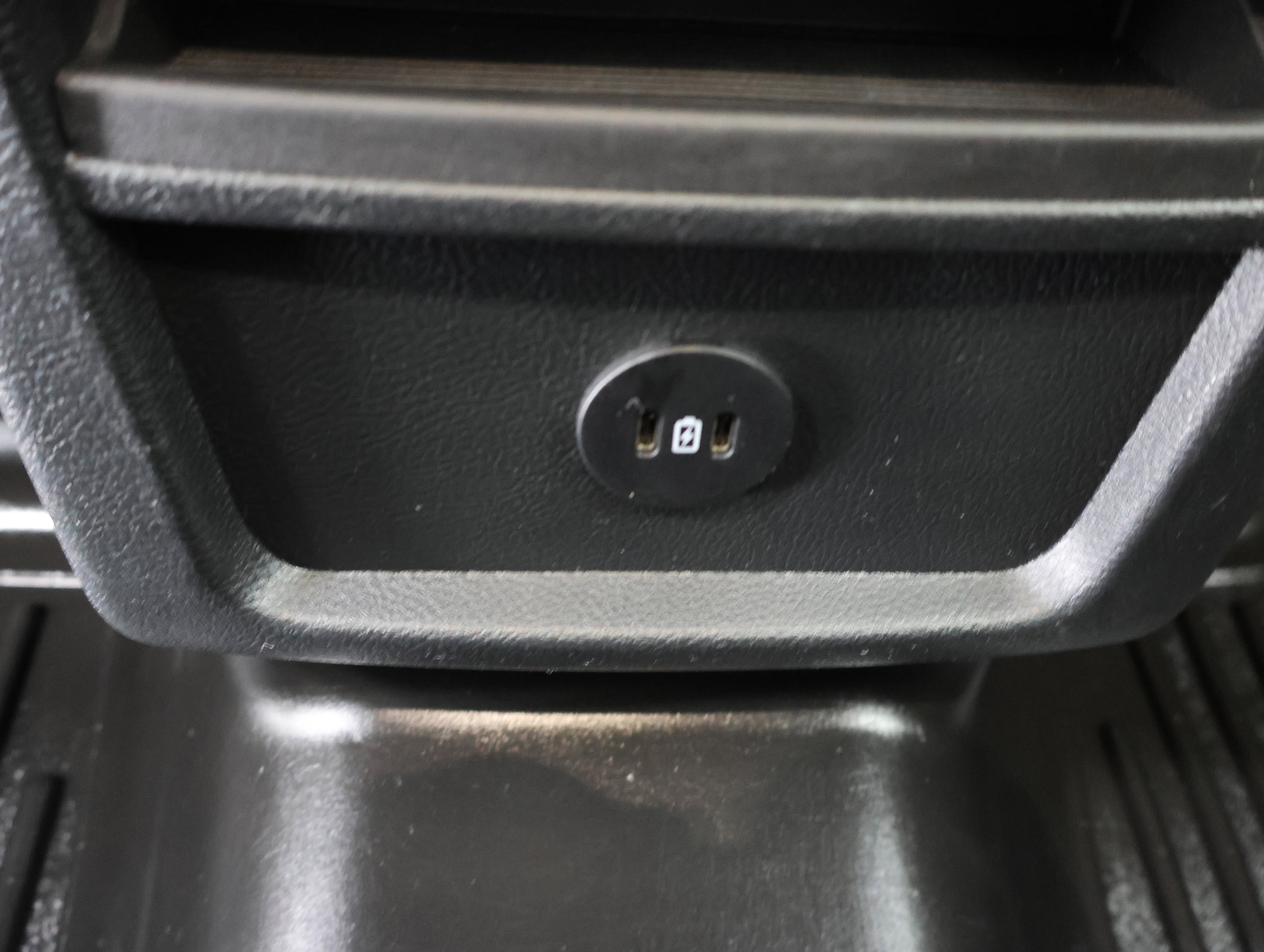 Used 2023 Ford Edge ST image 35