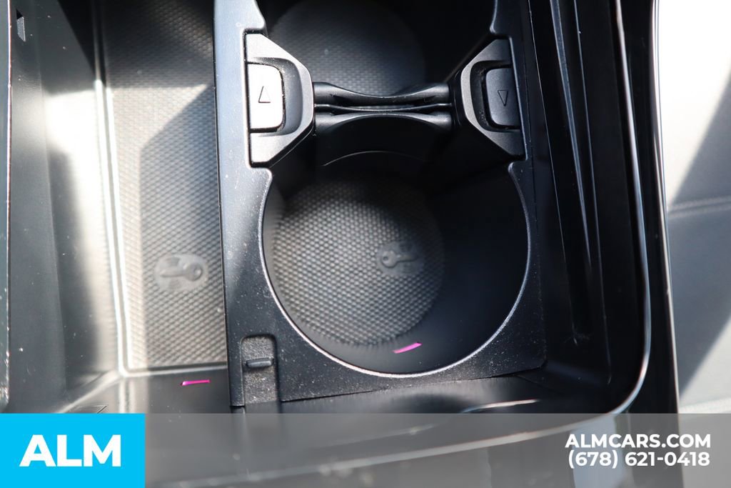 Used 2025 Mercedes-Benz C 300 Sedan image 36