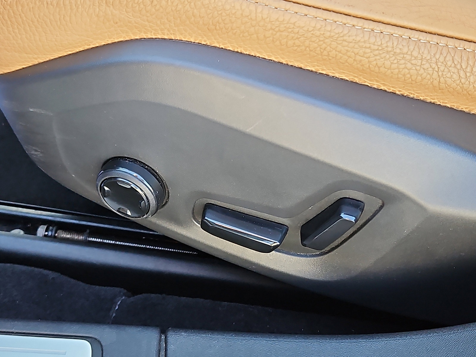 Used 2018 Volvo S90 T5 Momentum w/ Convenience Package image 26