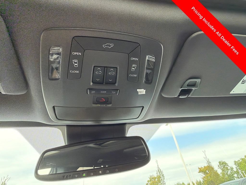 Used 2022 Toyota Sienna XSE w/ XSE Plus Package FWD image 36
