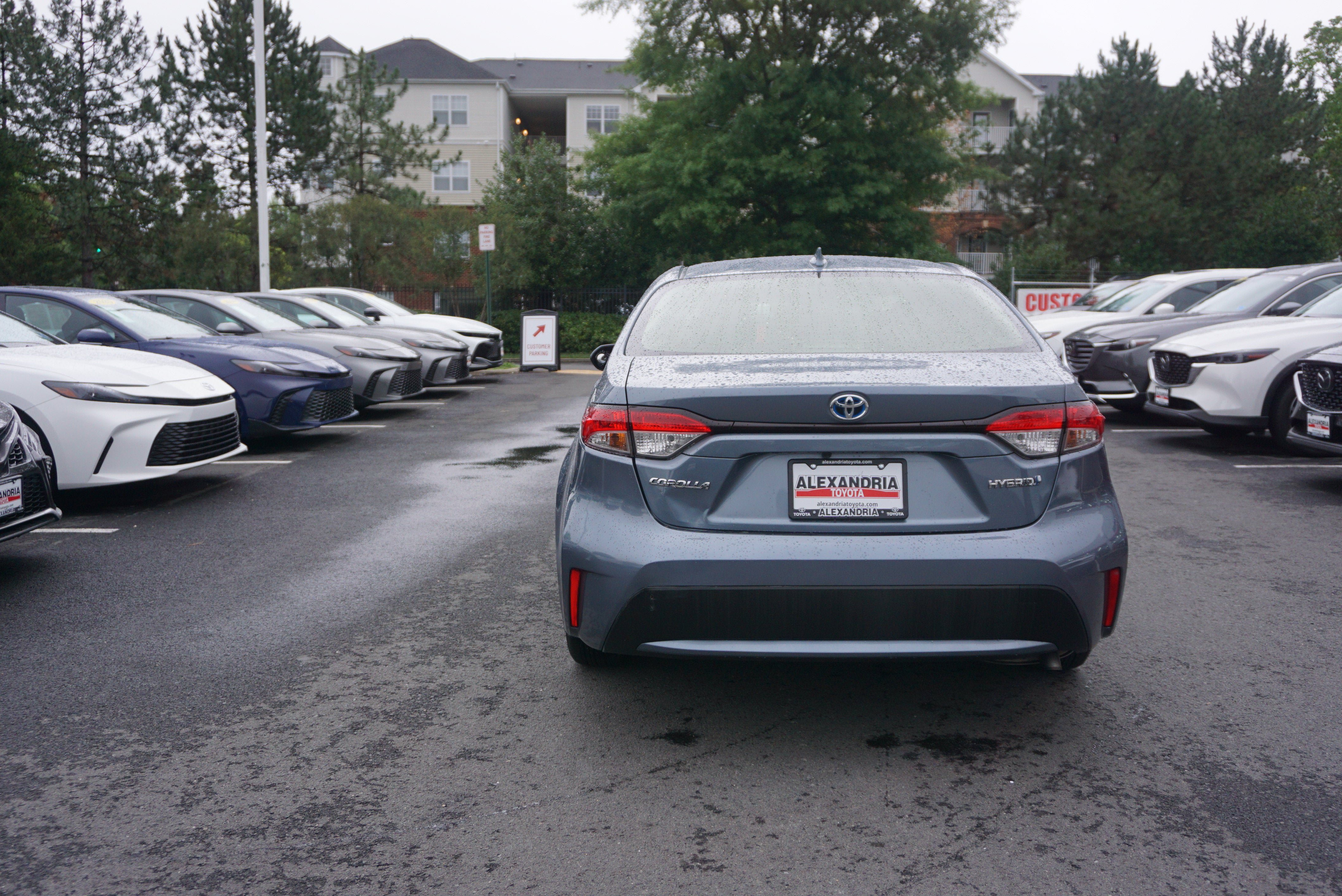 Used 2022 Toyota Corolla LE FWD image 5