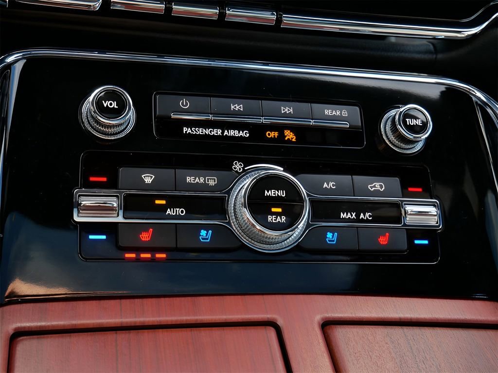 Used 2024 Lincoln Navigator Reserve AWD/4WD image 22