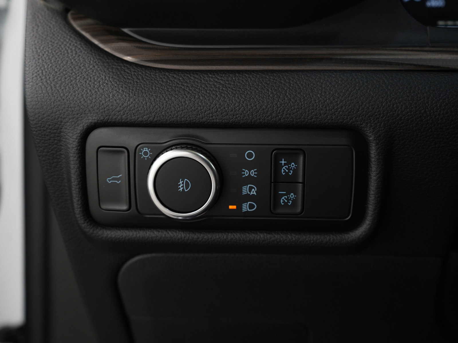 Used 2023 Ford Explorer Limited image 26