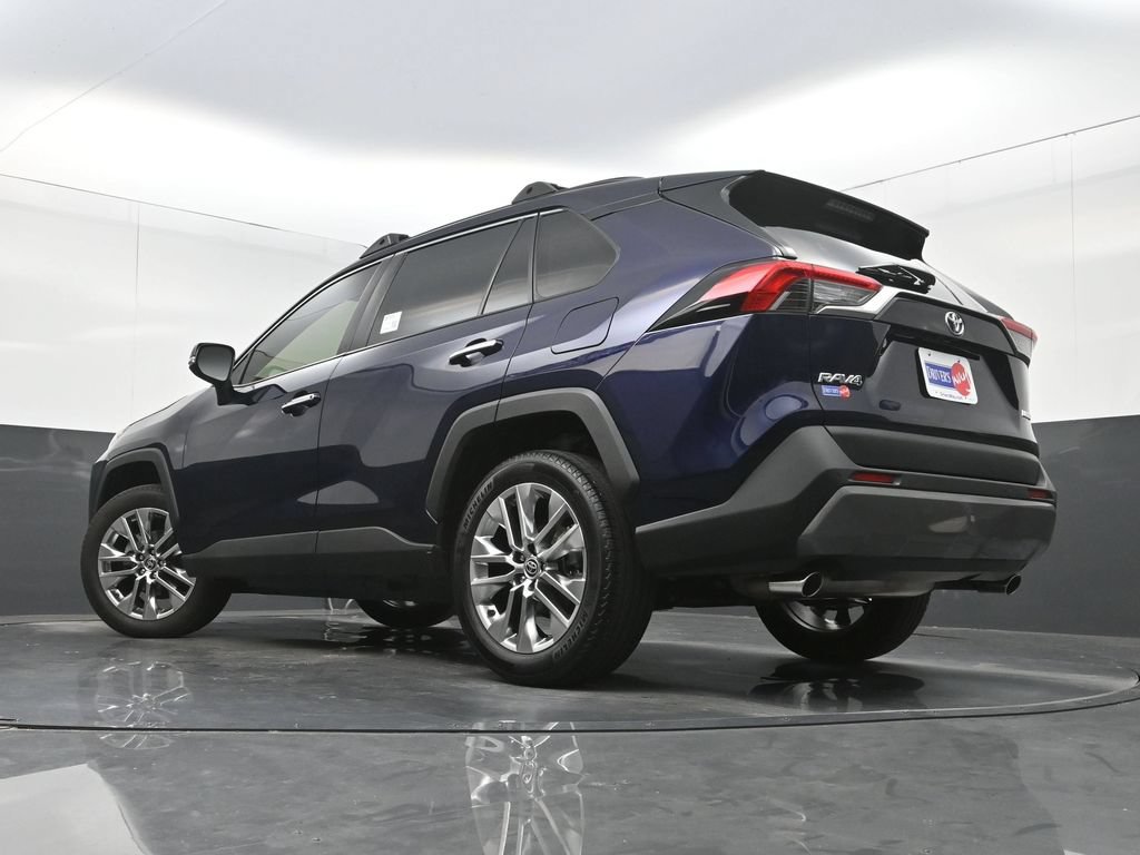 Used 2020 Toyota RAV4 Limited FWD image 29