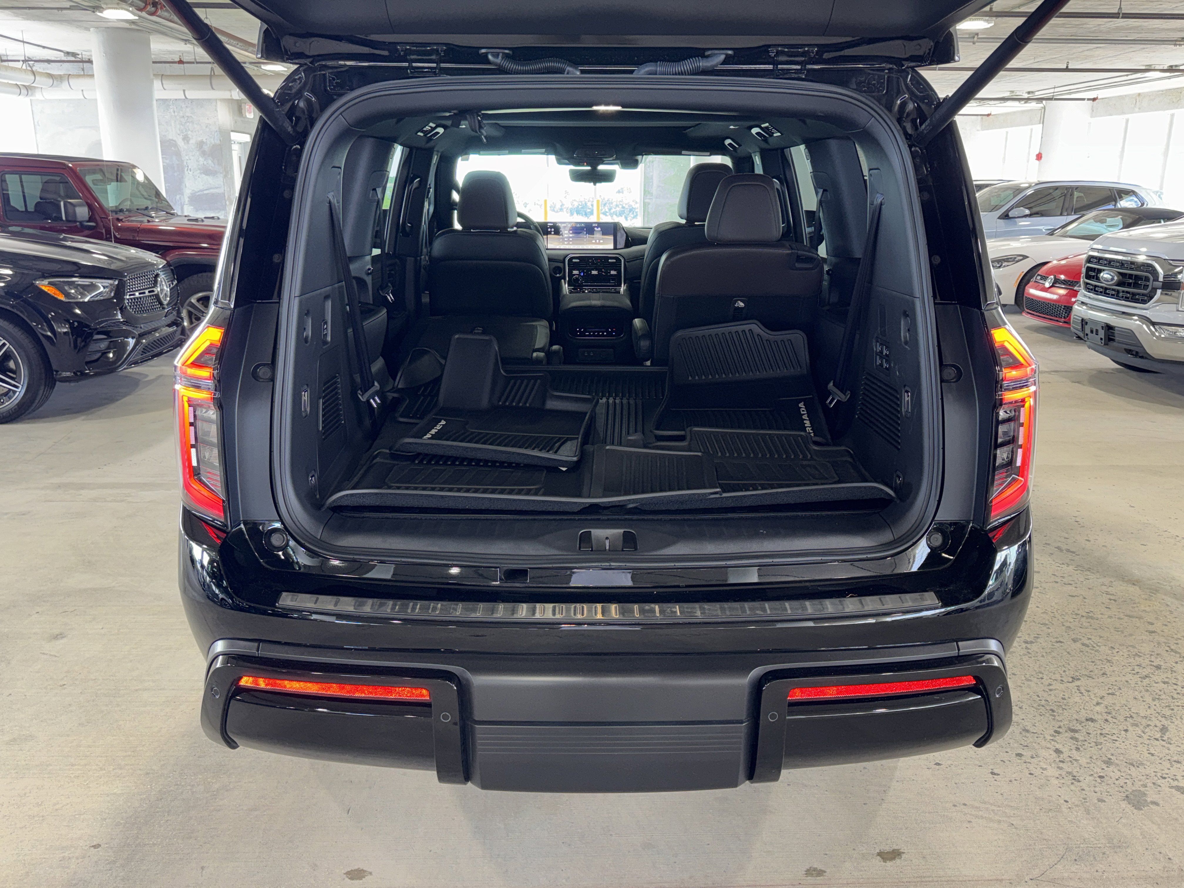 Used 2025 Nissan Armada Platinum image 16