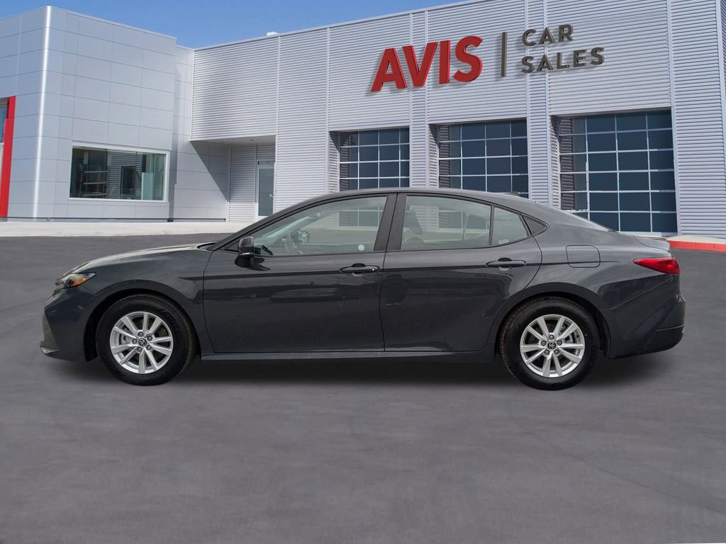Used 2025 Toyota Camry LE image 2