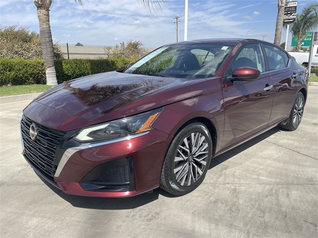 Used 2023 Nissan Altima 2.5 SV image 1
