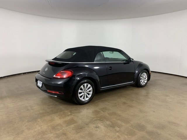 Used 2018 Volkswagen Beetle 2.0T S image 22