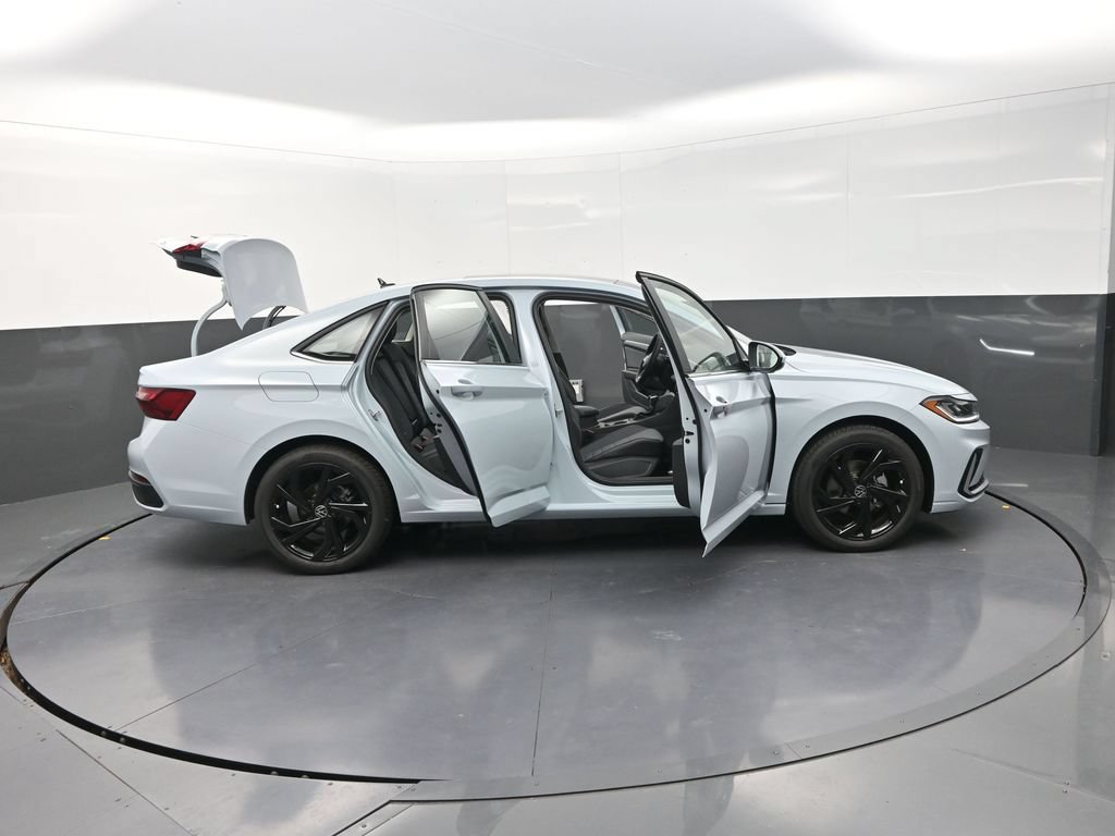 New 2026 Volkswagen Jetta SE FWD image 35