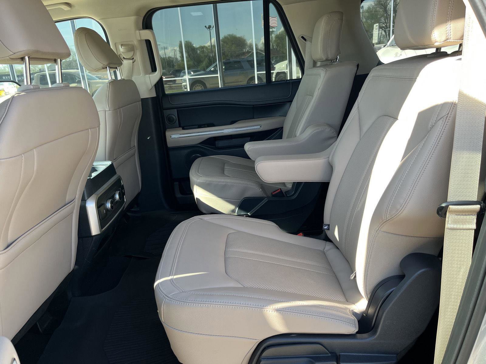 Used 2024 Ford Expedition Max Limited image 13