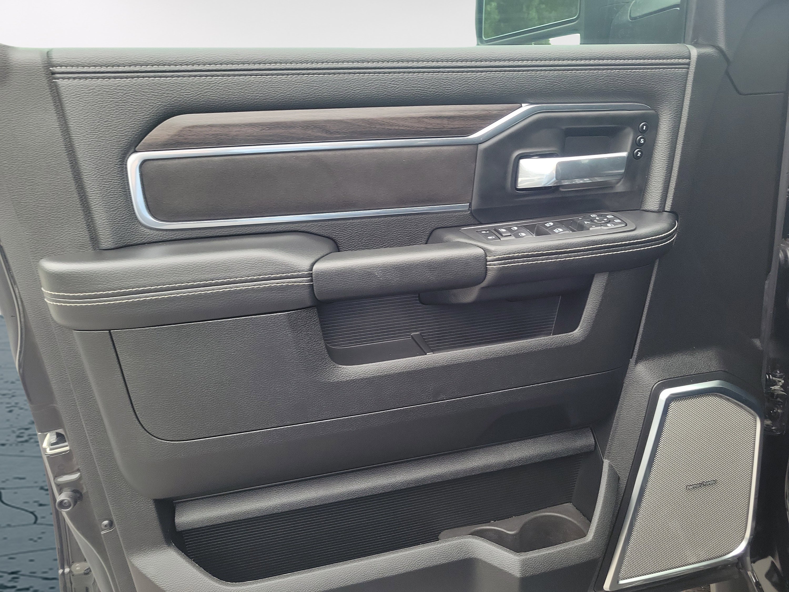 New 2026 RAM 2500 Laramie AWD/4WD image 24