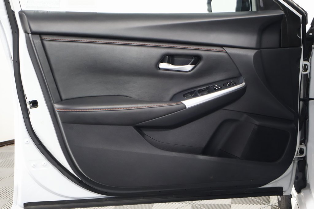 Used 2025 Nissan Sentra SR FWD image 12
