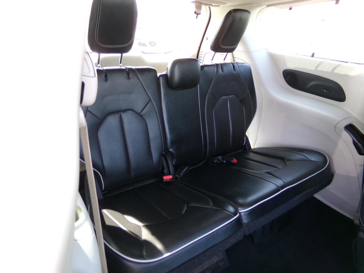 Used 2022 Chrysler Pacifica Limited FWD image 62