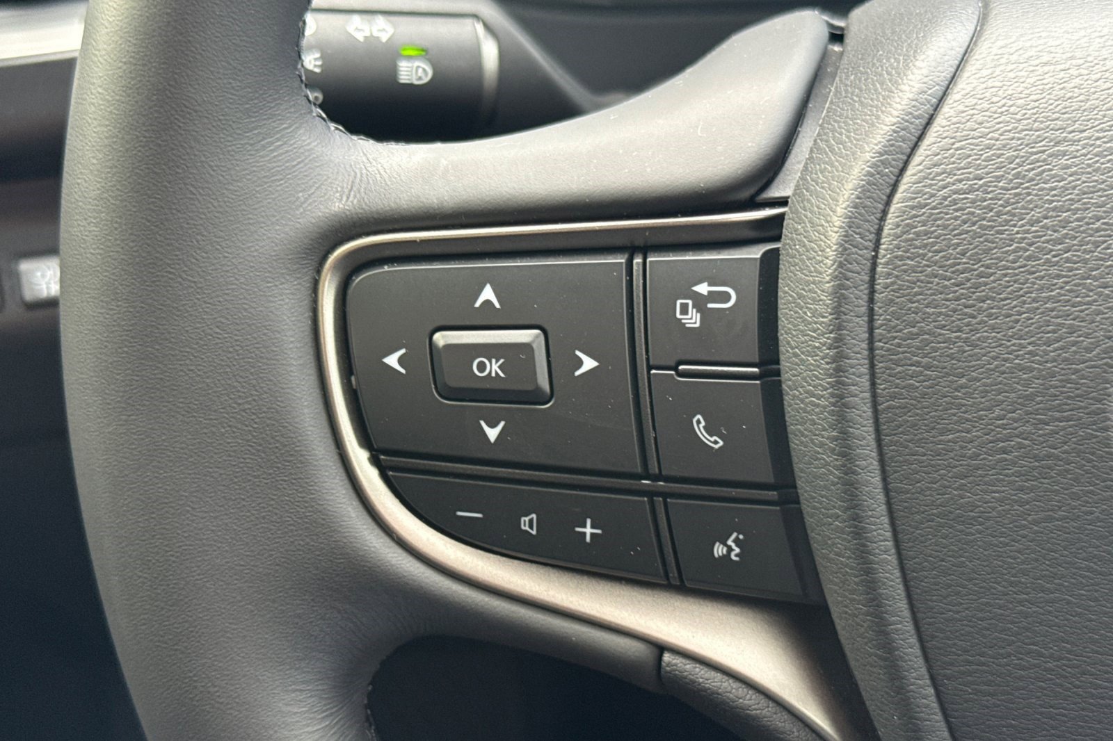 Certified 2024 Lexus UX 250h FWD image 29